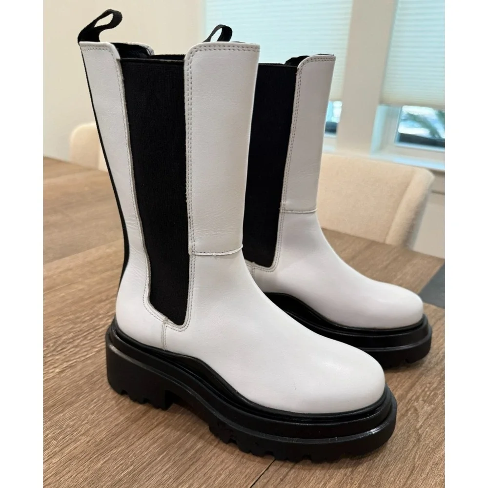 NWOB Bloomingdale's Aqua Jessy White Leather Pull On Chelsea Boots Booties 6.5 M